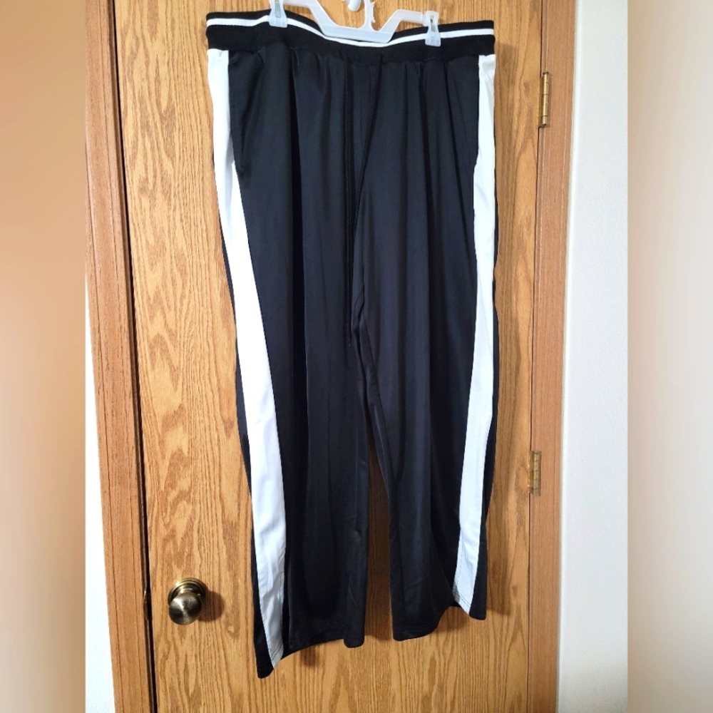 Rue 21 Plus Size 3X Black White Side Stripe Wide Leg Track Pants